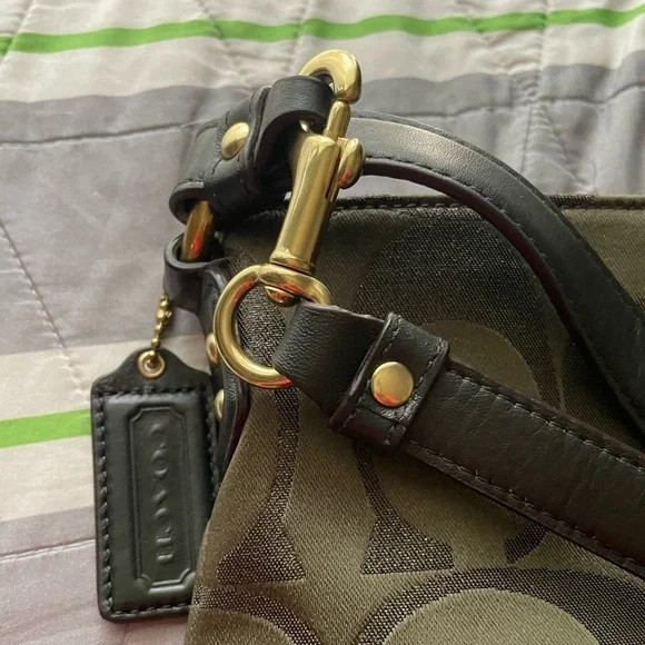 Coach Bag, Coach crossbody, Coach green bag. - Picture 6 of 16